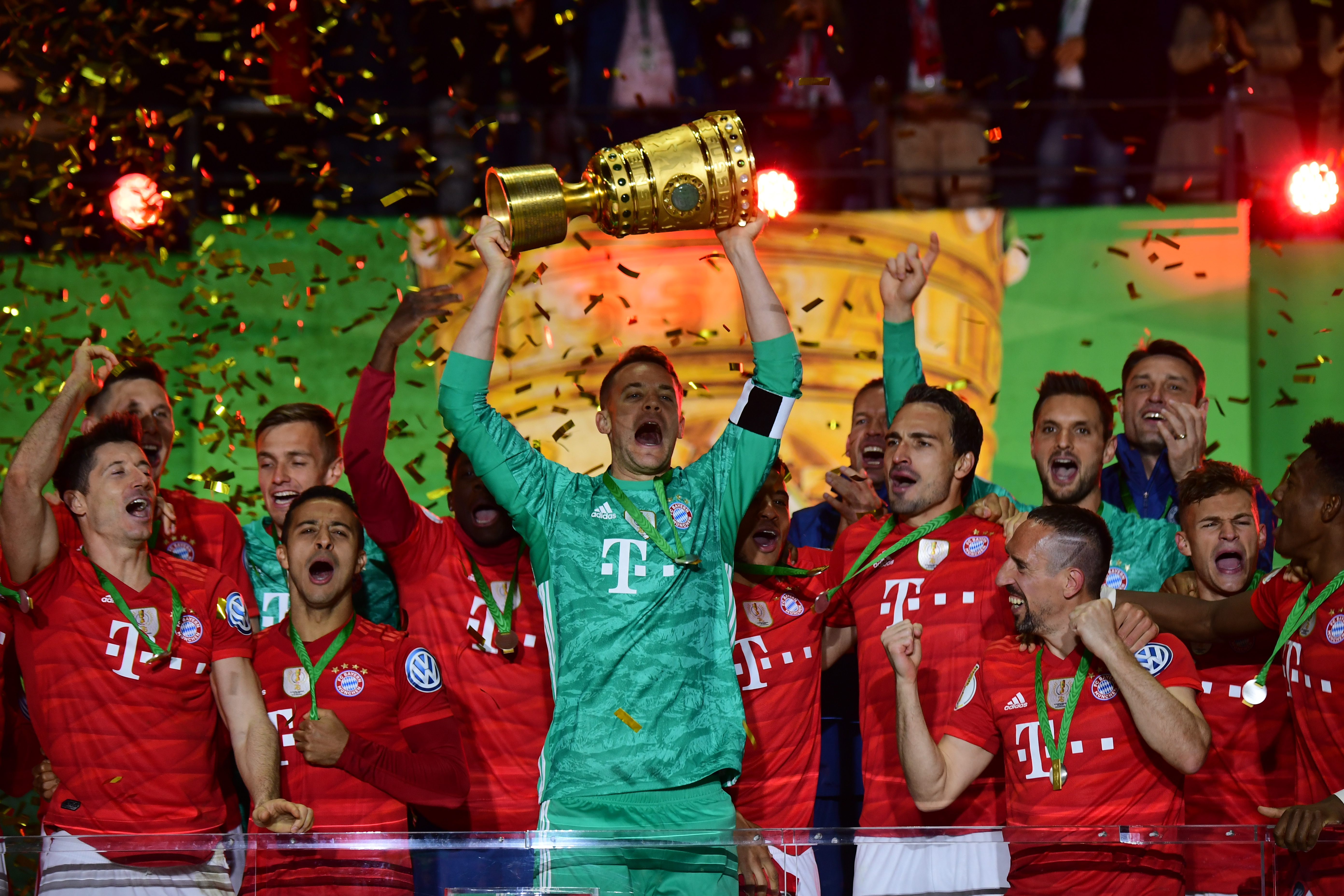 波特：是否轮换还需慎重考虑，会努力避免伊萨克遭到停赛（波特：轮换需谨慎权衡，尽力避免伊萨克被停赛）