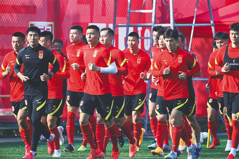 麦卡：为哥哥完成阿根廷首秀高兴；凯文：这是特别的一周（麦卡：为哥哥阿根廷处子秀倍感欣喜；凯文：这一周格外特别）