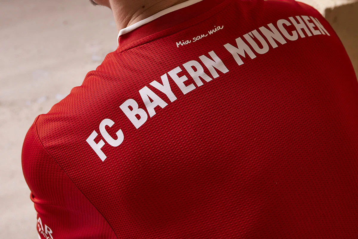 日韩退役国脚参加五人制比赛，李同国、本田圭佑、南雄太出战（日韩退役国脚齐聚五人制赛：李同国、本田圭佑、南雄太登场）