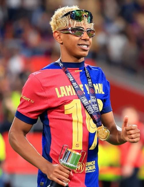 传闻：切尔西和阿森纳领跑马赛前锋罗比尼奥-瓦斯争夺战（据称切尔西与阿森纳领跑马赛前锋罗比尼奥-瓦斯争夺战）