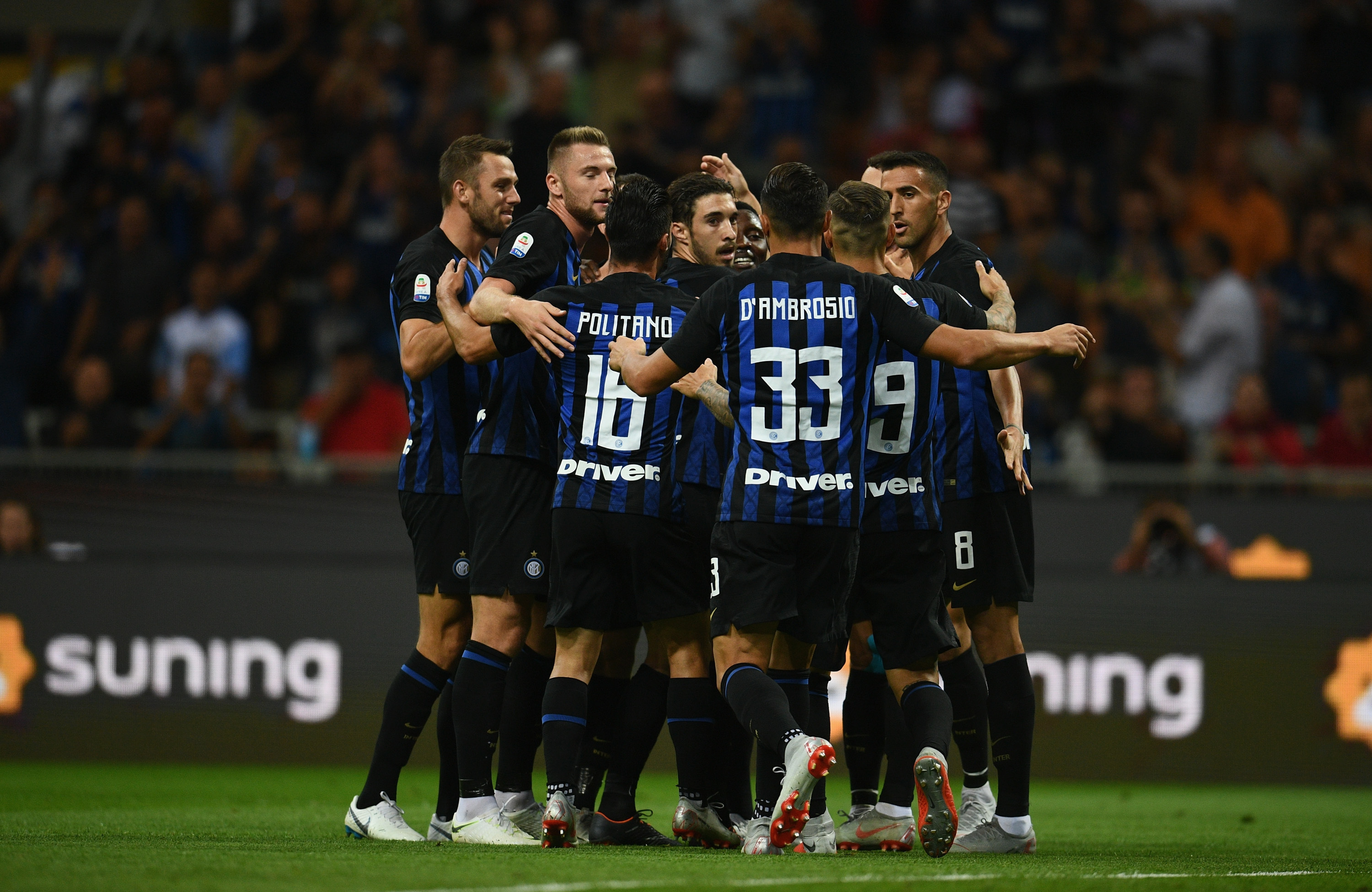 足球中超豪门再爆冷门，争冠格局突然大变（中超豪强再爆冷，冠军争夺格局骤变）