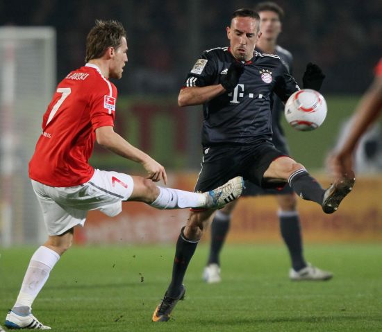 记者：莫兰特大概率留队，森林狼将控卫补强目标转向欧文（记者：莫兰特大概率留守，森林狼控卫补强转而瞄准欧文）