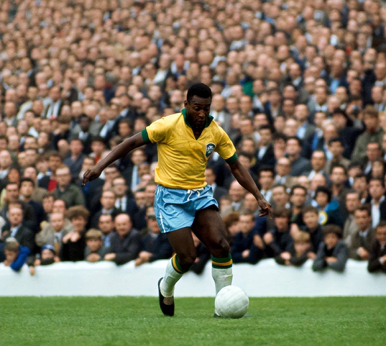 全运男足U20上海vs山东首发出炉：蒯纪闻、依木兰领衔（全运会U20男足上海对山东首发公布：蒯纪闻、依木兰坐镇）