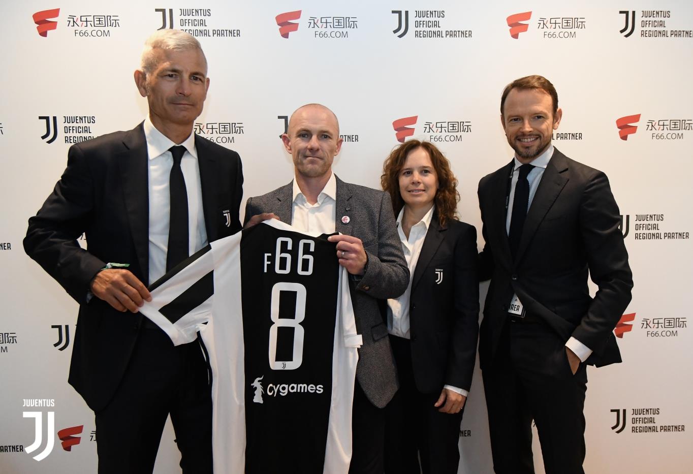 荷兰进攻体系流畅自然（荷兰进攻体系运转自如）