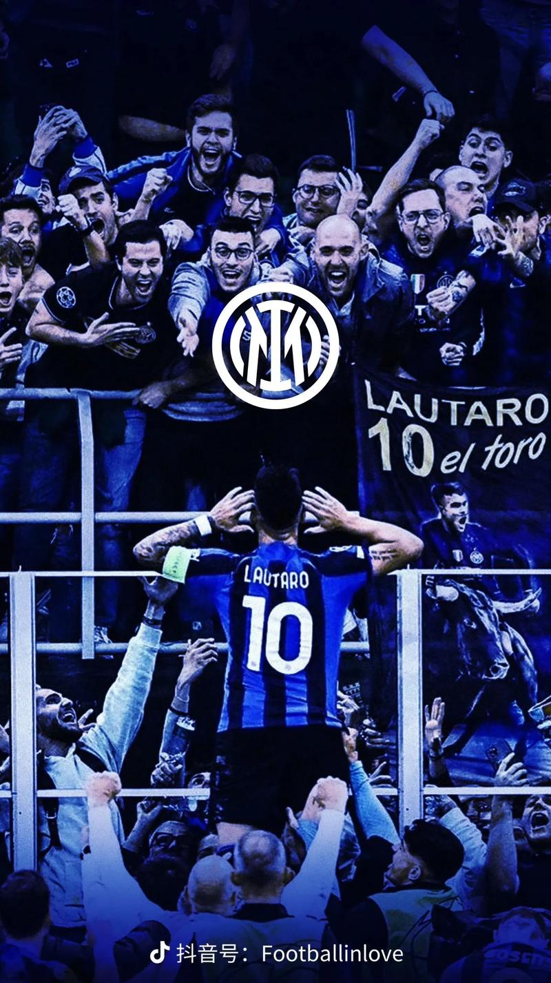 足球国足公开训练吸引千名球迷现场加油