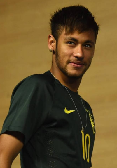 英超超过34岁的球员最佳阵容：（英超34岁及以上球员最佳阵容）