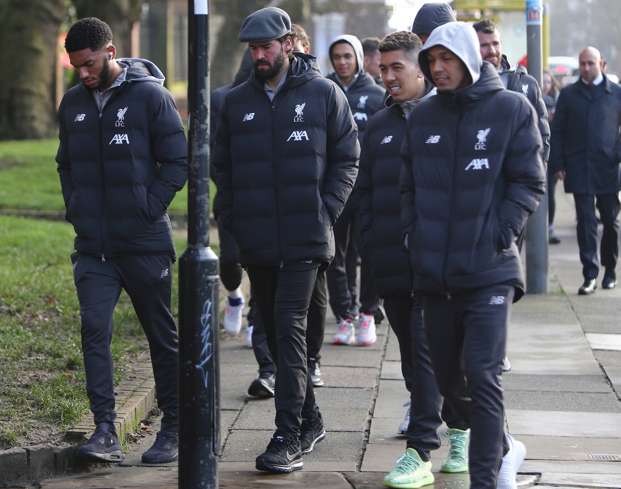 恩德里克和罗克因未上场导致身价暴跌，罗克选择外租后身价暴涨，均需在联赛中积累经验。（出场不足致身价下滑，罗克外租后飙升；恩德里克与罗克亟需联赛实战历练）