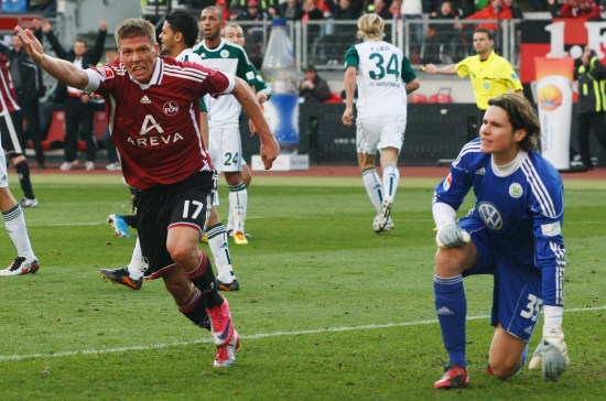 英格兰球员周薪排行榜：伊万-托尼42.3万镑居首，凯恩第二（英格兰球员周薪榜：伊万·托尼以42.3万镑领跑，凯恩居次）